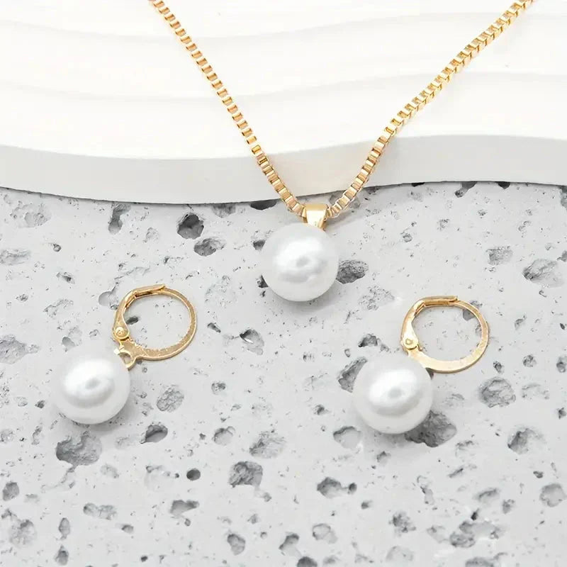 Elowen – Elegant Pearl Necklace & Earrings Set