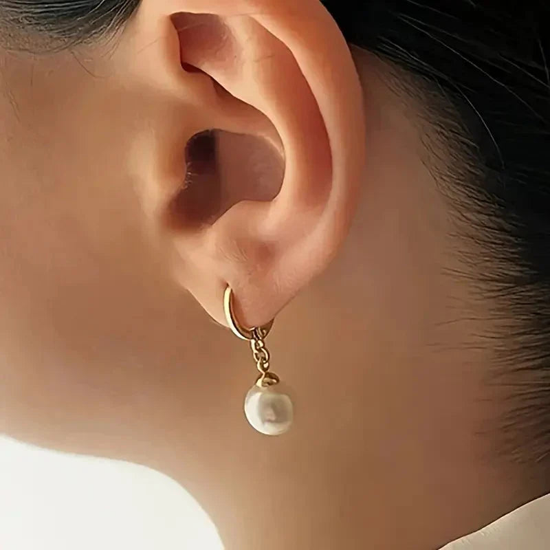 Elowen – Elegant Pearl Necklace & Earrings Set