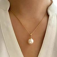 Elowen – Elegant Pearl Necklace & Earrings Set