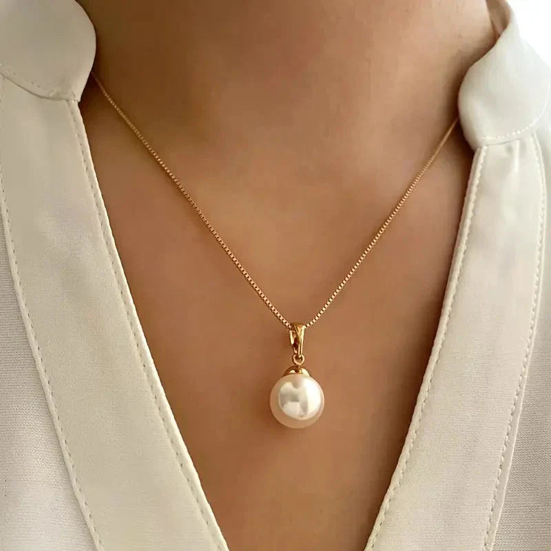 Elowen – Elegant Pearl Necklace & Earrings Set