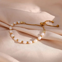 Maelle – Elegant Pearl & Gold Bracelet