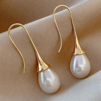 Calista – Classic Pearl Drop Earrings