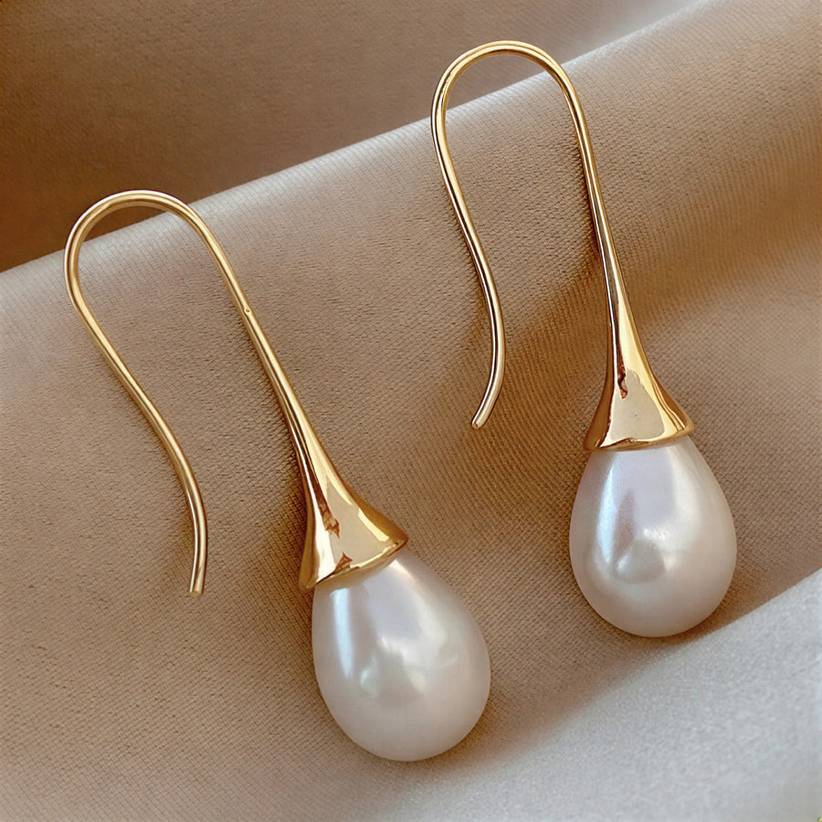 Calista – Classic Pearl Drop Earrings