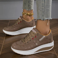 Laurel - Minimalist Platform Lace-Up Sneakers