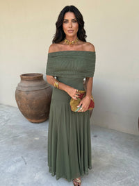 Eveline – Elegant Off-Shoulder Chiffon Maxi Dress