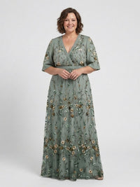 Flora – Floral V-Neck Maxi Dress with Short Sleeves