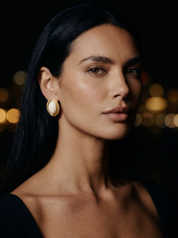 JAMY TEXTURED ELLIPSE EARRINGS model