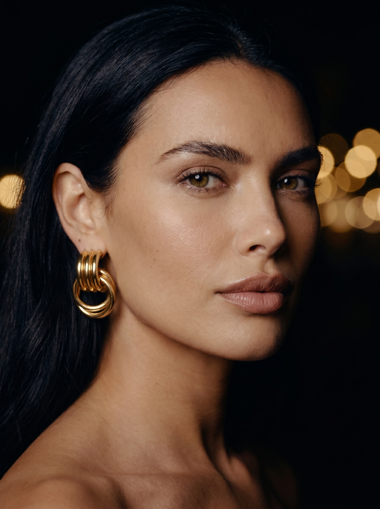 DIVINA STATEMENT HOOP EARRINGS model
