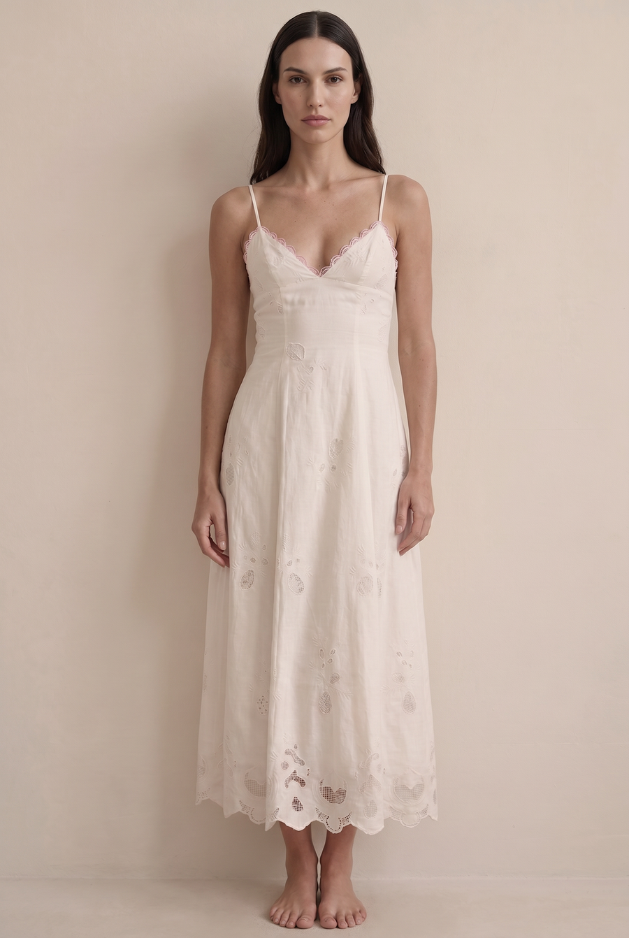 SARA MAXI A3F White pose