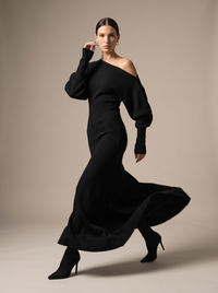 Black pose2