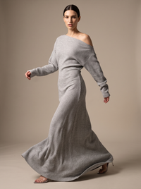 Heather Grey pose1