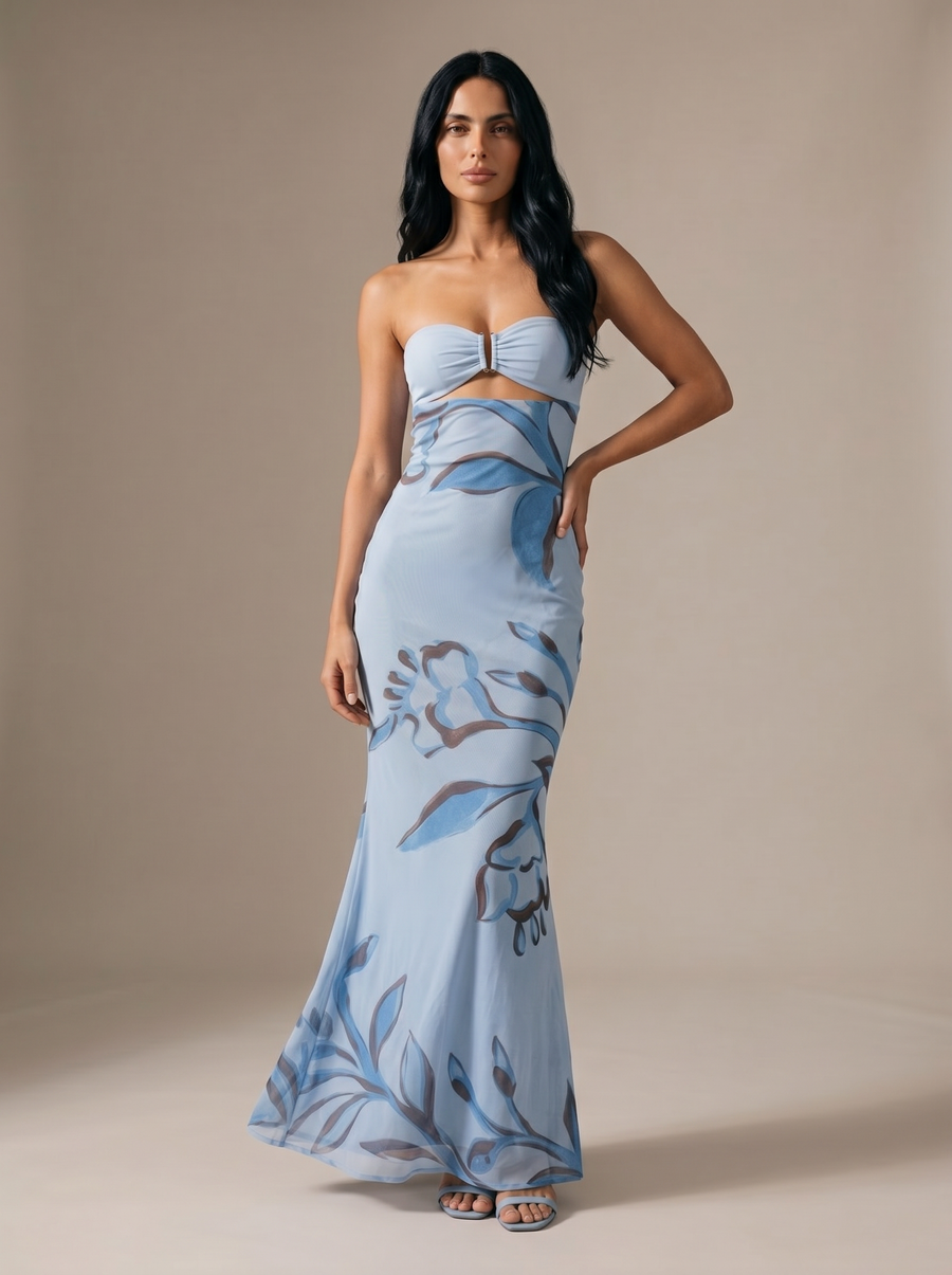 Aria Blue pose1