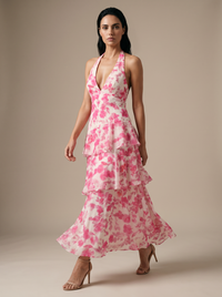 Elina Pink studio pose2