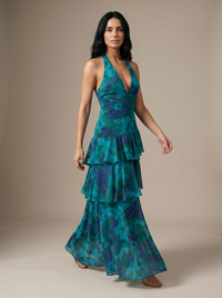 Elina Turquoise studio pose2