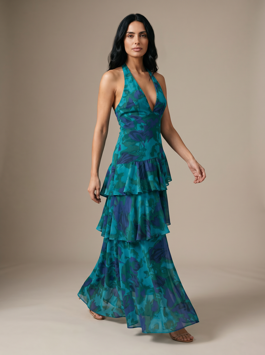 Elina Turquoise studio pose2