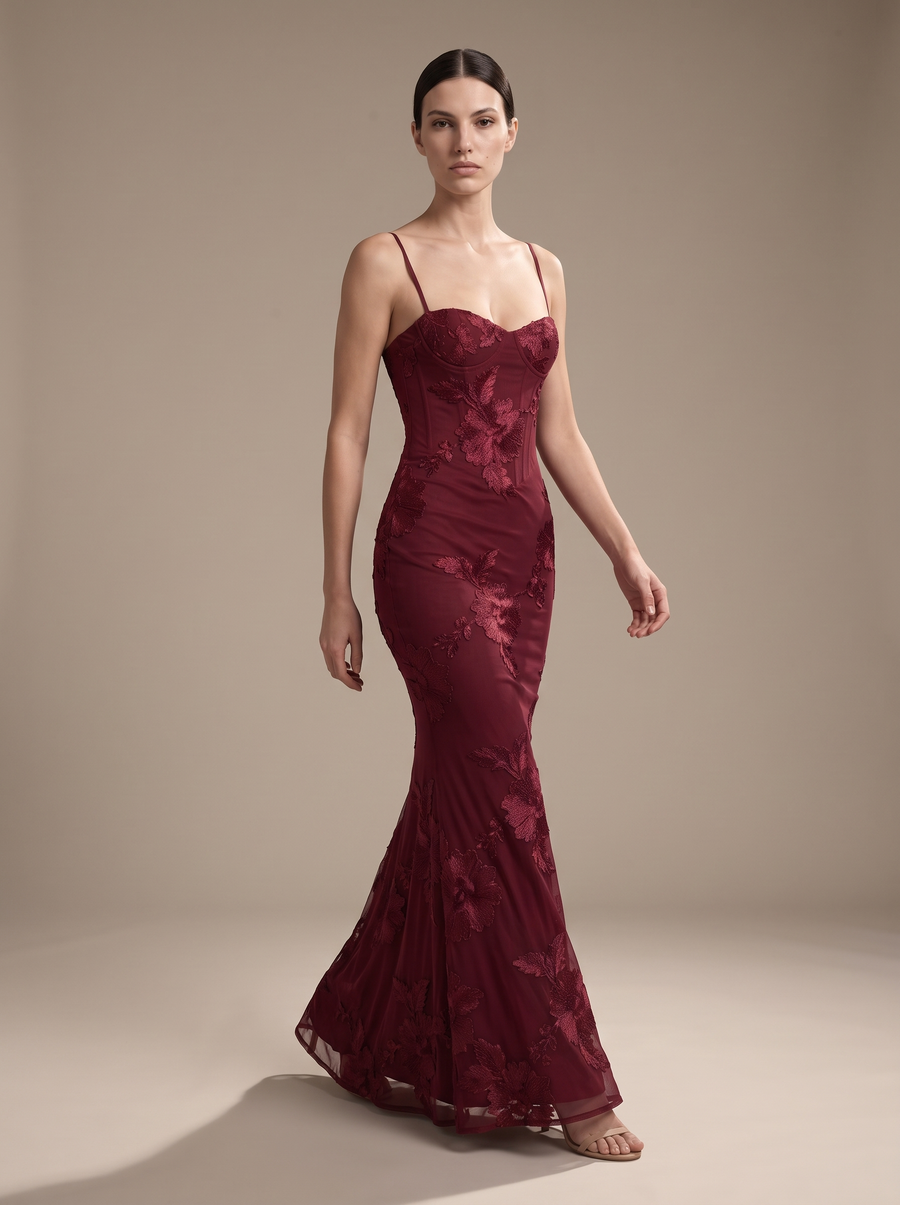 Lydia Burgundy studio pose2