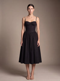 Bea Classic Black Studio Front