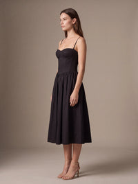 Bea Classic Black Studio Side