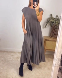 Isolde | Women's Pleated Short Sleeve Maxi Dress