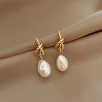 Lorelei – Knot Pearl Elegance Earrings