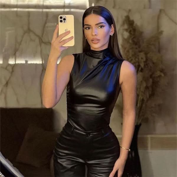 CARA | TOP black