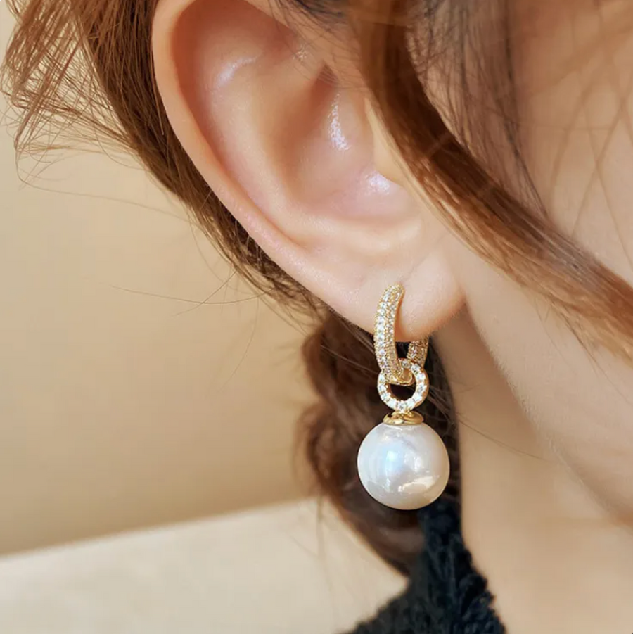 Maristella – Stunning Pearl Hoop Earrings