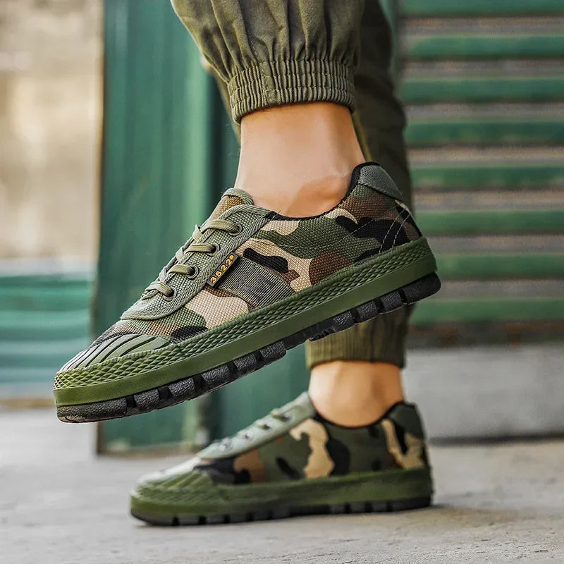 Tavian | Men's Camo Low Top Lace-Up Sneaker