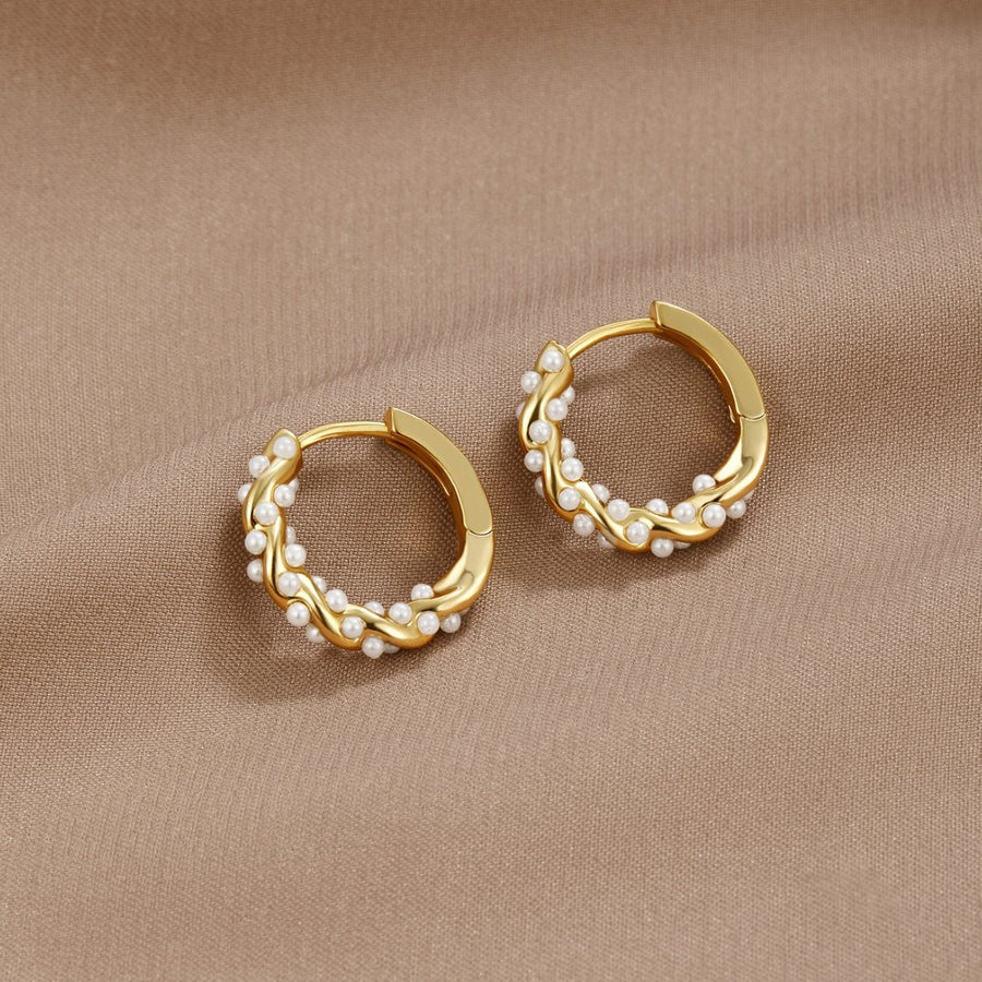 Illyria – Twisted Pearl Hoop Earrings