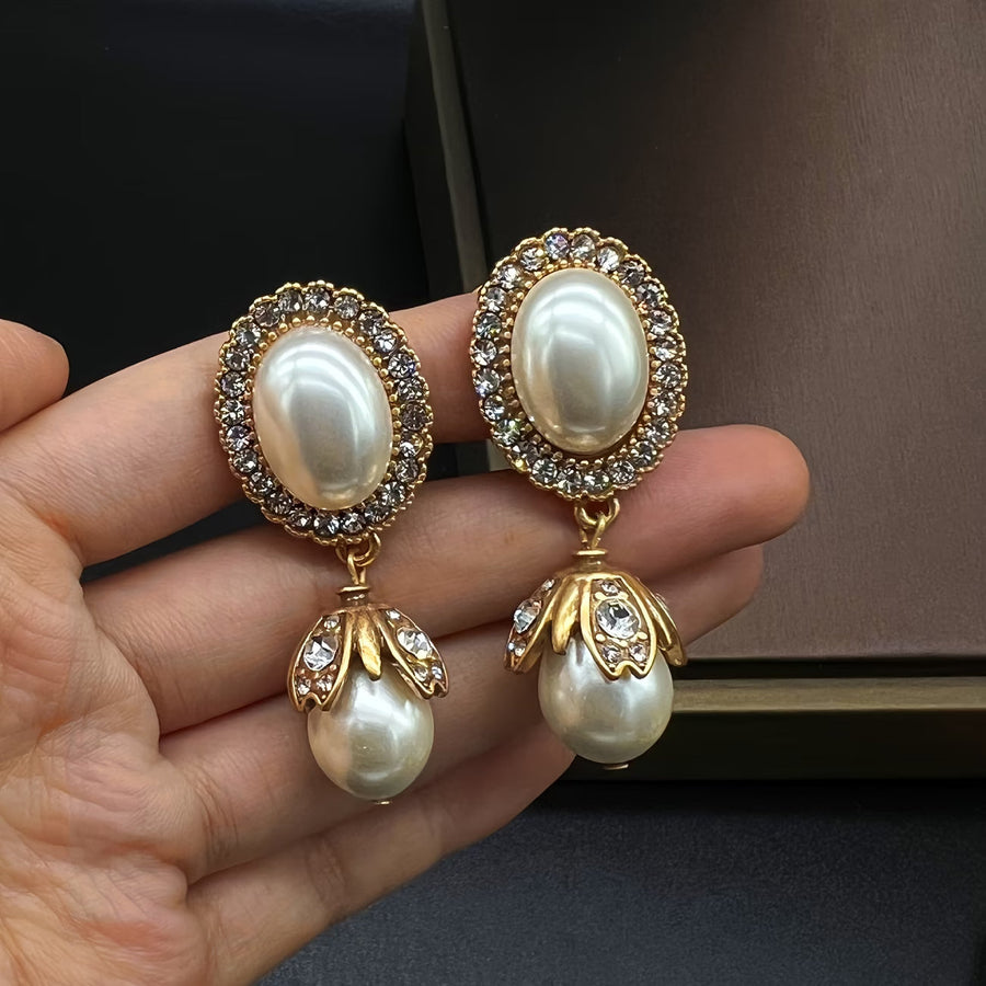 Melisande – Vintage Pearl Frame Earrings