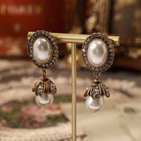 Melisande – Vintage Pearl Frame Earrings